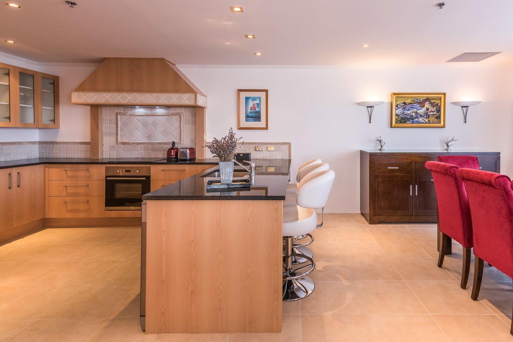 Fino Hotel&Suites Christchurch Esterno foto